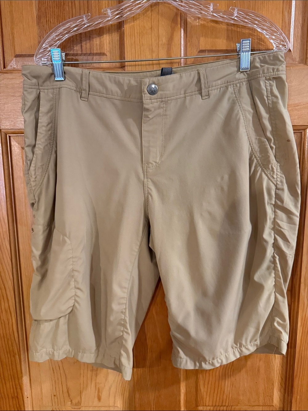 Rei women’s tan shorts size 12.
